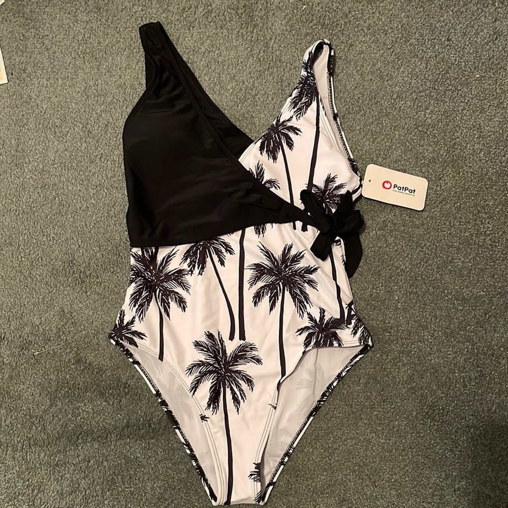 Bathing suit